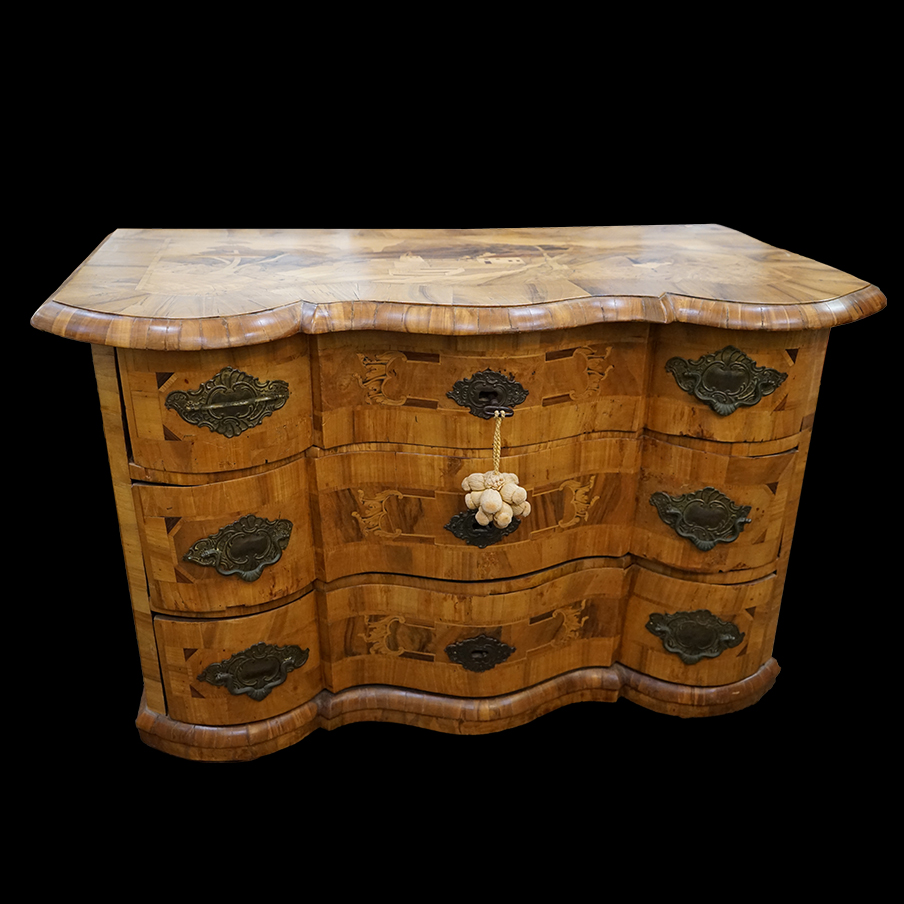 Cómoda italiana del siglo XIX