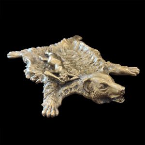 Figura piel de Oso bronce